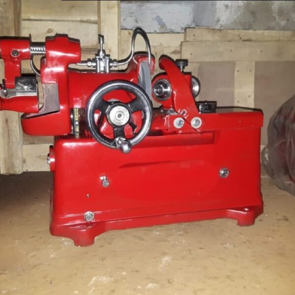 Semi automatic valve refacer machine